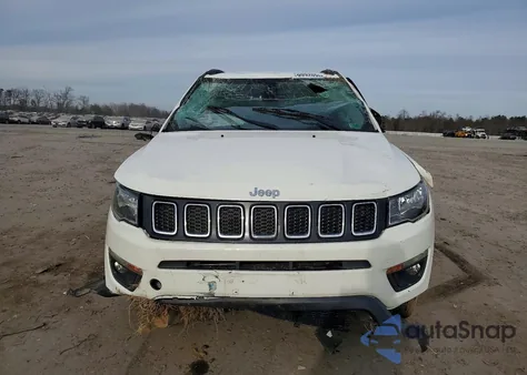 2018 Jeep Compass Latitude z USA, uszkodzony, nr VIN 3C4NJDBB6JT167895
